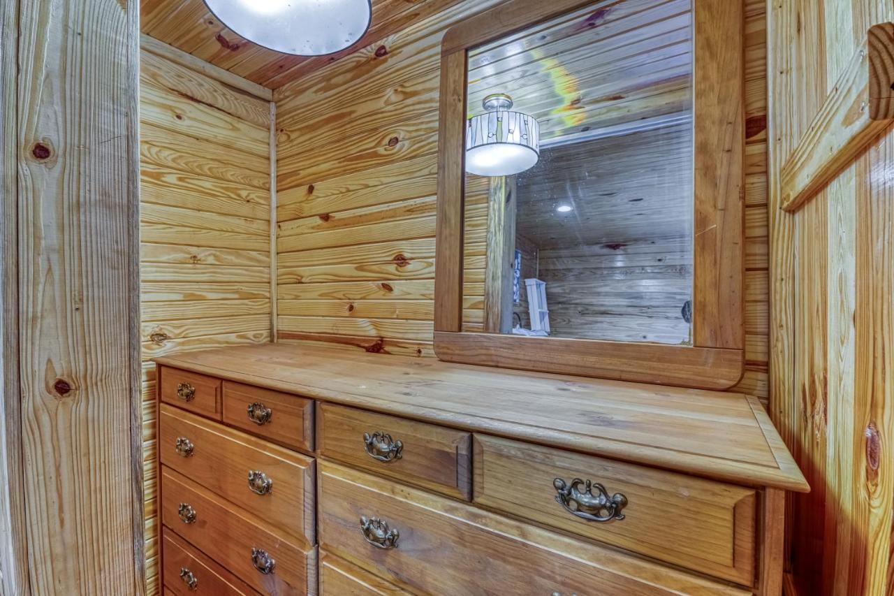The Gemini-A Dreamy, Waterfront Tiny Cabin Rogersville Exteriér fotografie