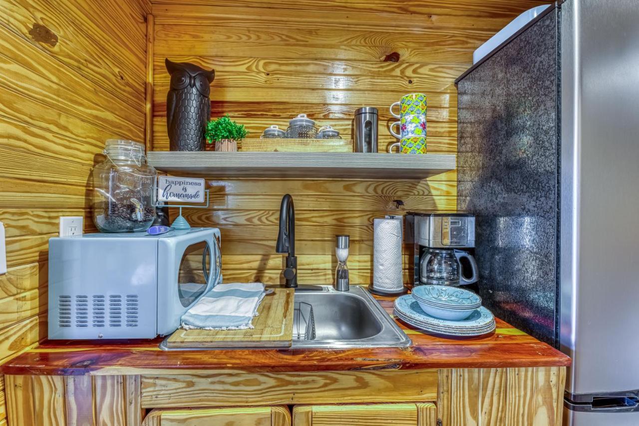 The Gemini-A Dreamy, Waterfront Tiny Cabin Rogersville Exteriér fotografie