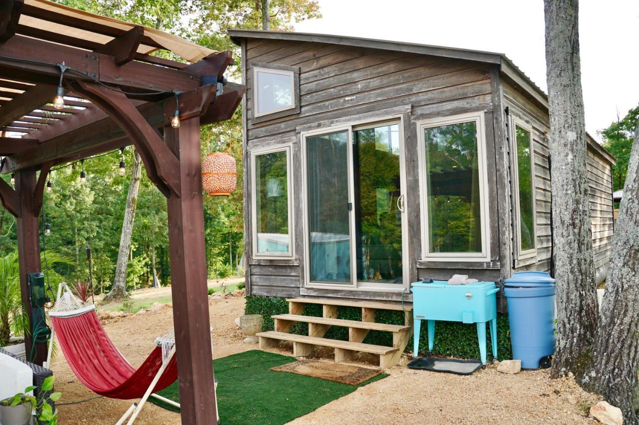 The Gemini-A Dreamy, Waterfront Tiny Cabin Rogersville Exteriér fotografie