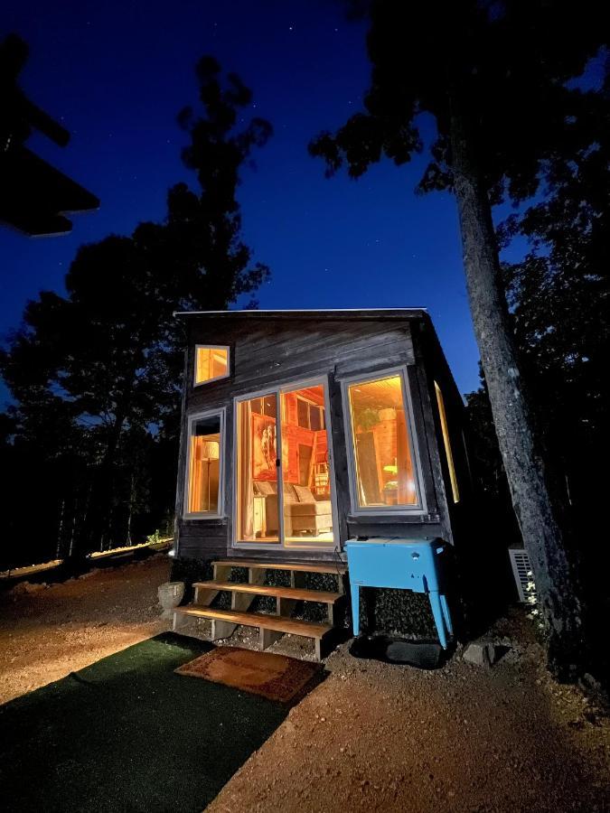 The Gemini-A Dreamy, Waterfront Tiny Cabin Rogersville Exteriér fotografie