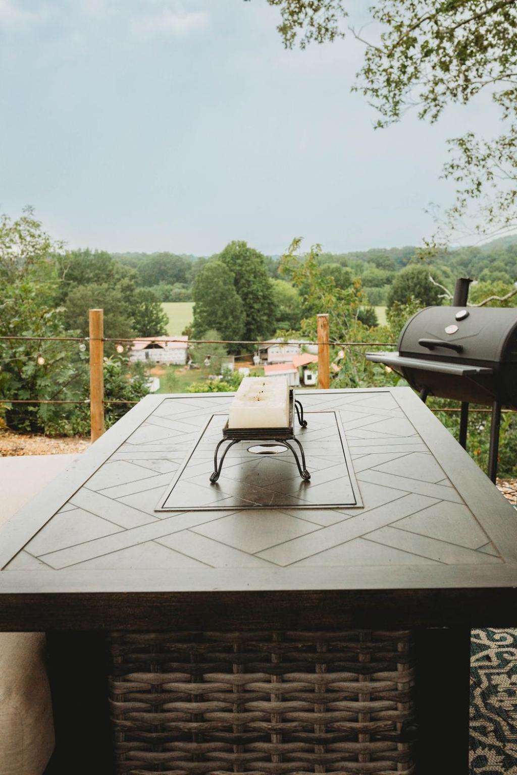 The Gemini-A Dreamy, Waterfront Tiny Cabin Rogersville Exteriér fotografie